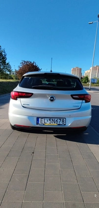 Opel Astra cena 50700 przebieg: 94400, rok produkcji 2016 z Łódź małe 137